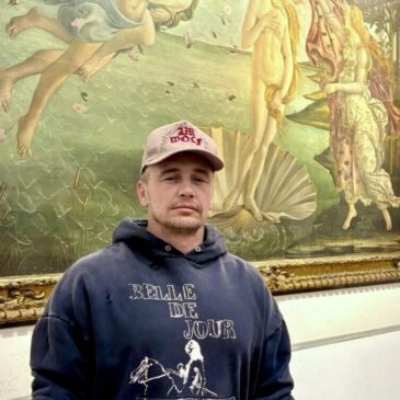 Hollywood Star James Franco Visits the Uffizi: Enthralled by Botticelli, Spends Over Two Hours Exploring the Museum